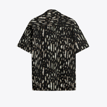 BLACK AND WHITE PATTERN WITH CAMP COLLAR RESORT SHIRT